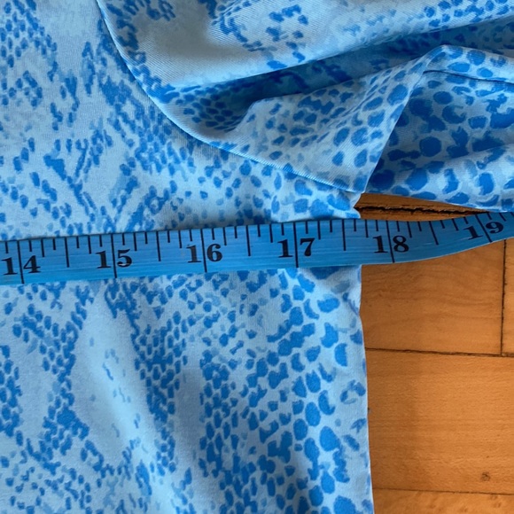 Cloud Blue snakeskin top L - Picture 4 of 6